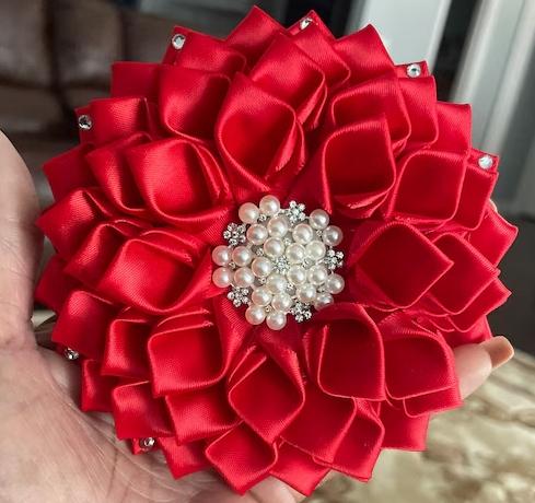 Rhinestone Handmade Ruby Rose Delta Sorority Flower Pearl Accenets Delta Crimson Flower Corsage Saint Ribbon Brooch classic&Silver Plated