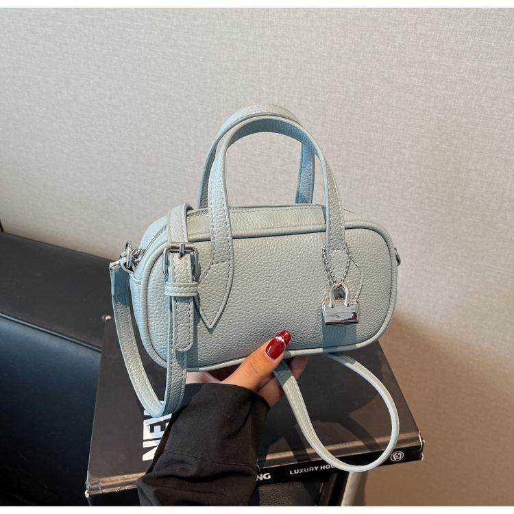 

High-end niche bag women s new fashion messenger bag niche versatile portable pillow bag синий