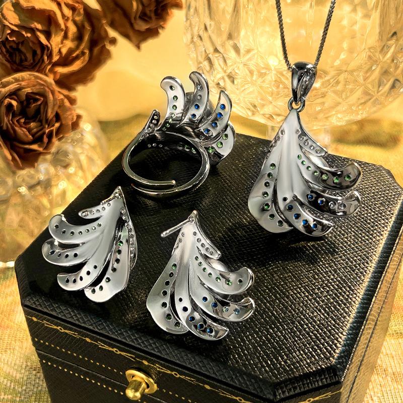 Jewelry Set Pearl Necklace Ring Earring Nanyang Retro Gold High-end Feeling Women's Fashion