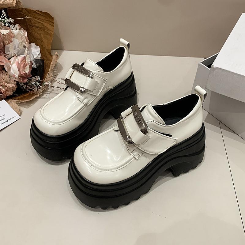 

Британские маленькие кожаные туфли на толстой подошве 9 см женские 2025 новая осень универсальные туфли-маффины одинарные маленькие лоферы на платформе 38 белый