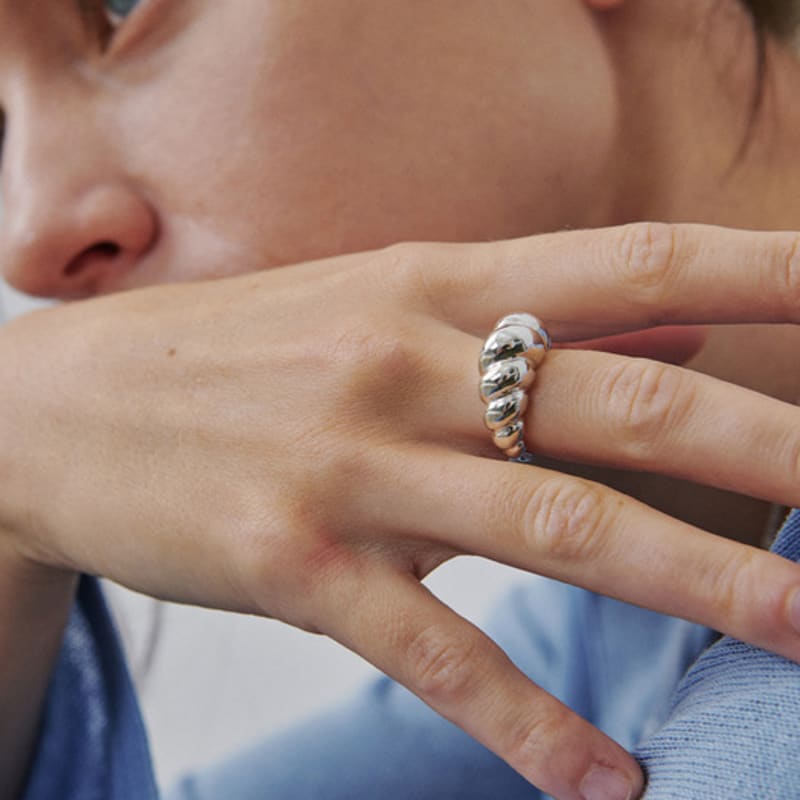 etrive Croissant Ring