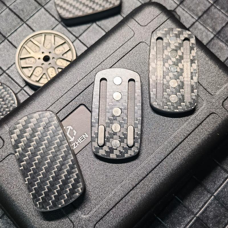Carbon Fibre Magnetic Push Card EDC Stress Relief Toy Mechanical Slider Pushing Plate Coin Fidget Decompression Antistresse