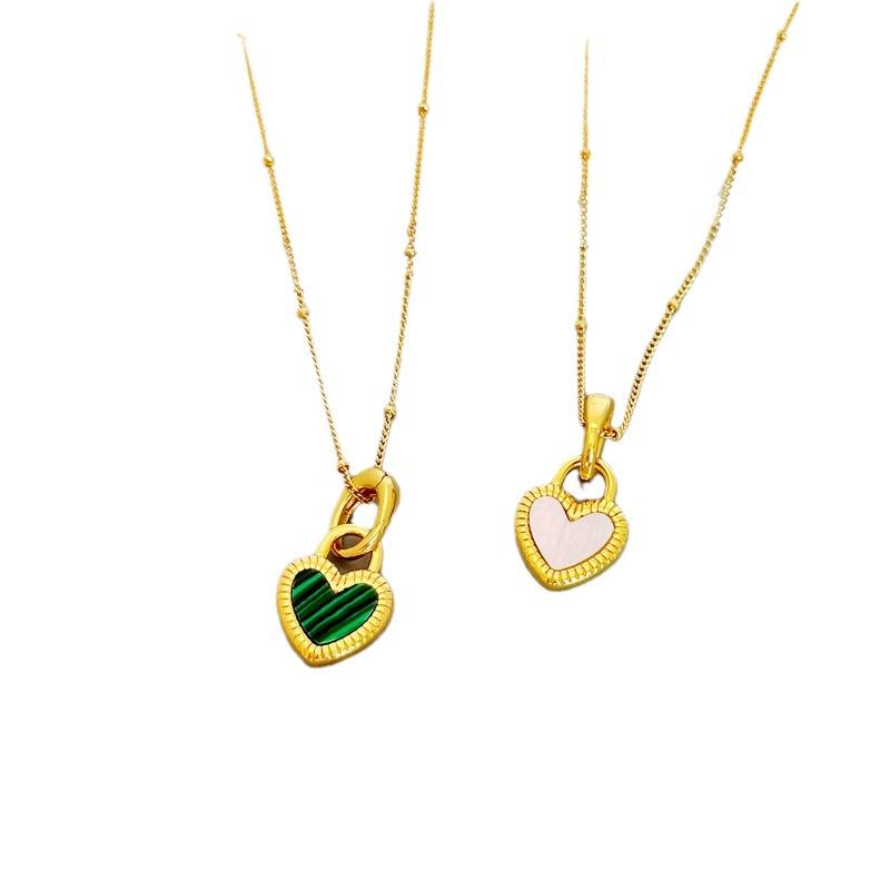 Niche Design Simple Peach Heart Earrings, Earrings, Temperament Women'S Necklace, Black And White Double-Sided Shell, Love Pendant, Collarbone Chain.