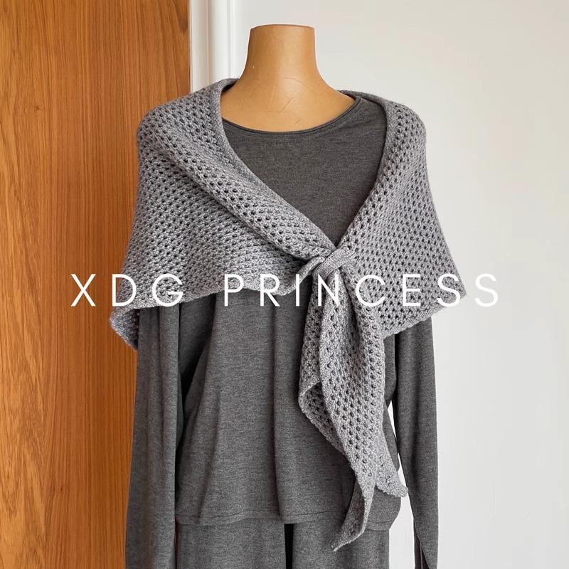Export to Korea! Stacked wear artifact autumn and winter wool hollowed-out triangular shawl women lazy perforated cross outer scarf