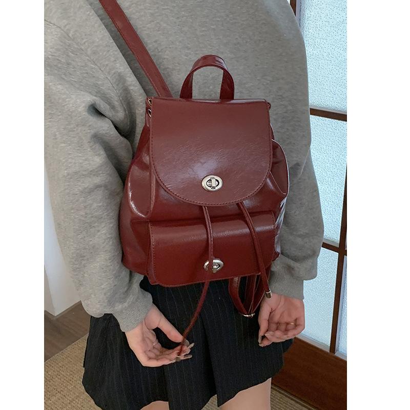 Ein Nischen-Herbst-Retro- und modischer Rucksack, eine lässige Reisetasche