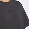 adidas Kleid mit Buchstabenprint, locker, Rundhalsausschnitt, Kurzarm, Damenkleider, Grau IM8751