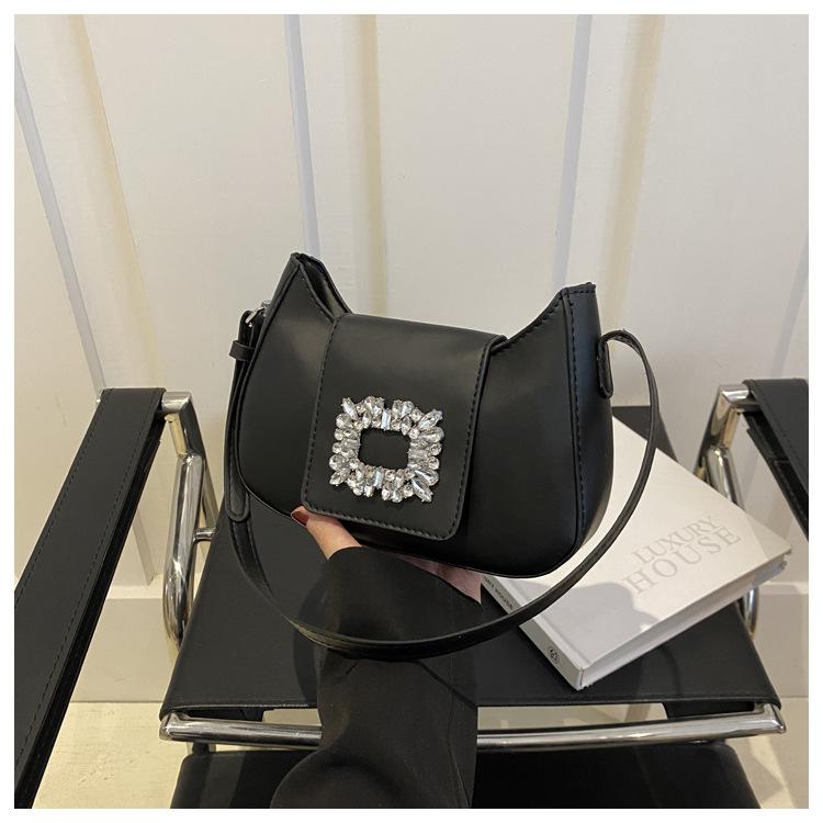 

Сумки Сумки подмышечные Женщины-знаменитости Интернета 2024 иностранный стиль лето на новом нишевом дизайне высокого класса маленькая квадратная сумка через плечо чёрный