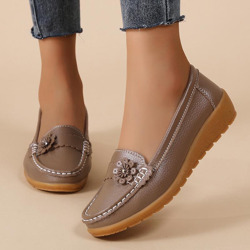 Fashionable Women's Loafers: Versatile Spring & Autumn Bean Shoes