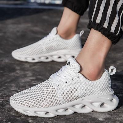 Obermaterial aus hohlem Mesh Atmungsaktive Herren-Freizeitsneaker Leicht Koreanisch Hohe Qualität Outdoor Sommer-Sale Laufschuhe für Herren