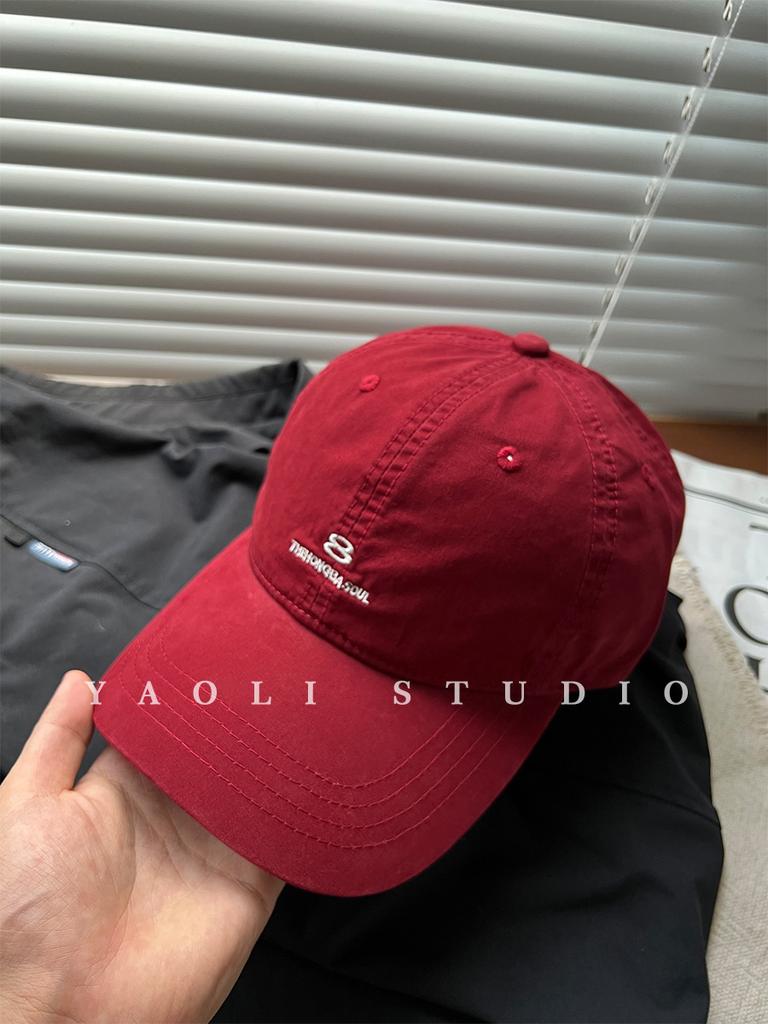 American street style embroidered baseball cap for women, designed for larger head sizes to create a slimming effect. features 