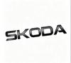Neues SKODA Modell Kofferraum Logo Aufkleber - Englischer Buchstaben Emblem