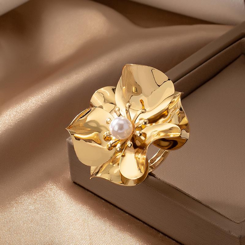 Cross-Border European-American Retro Luxury Floral Petal Ring - Women's Statement Jewelry