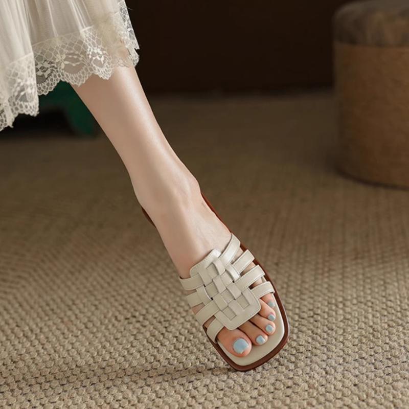 2026 New Genuine Leather Roman Style Sandals Slippers Women Summer Outside Shoes Outer Wear Flat Woven Soft Leather Slides Women