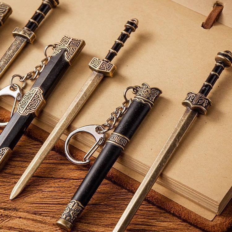 Exquisite All-Metal Miniature Emperor's Sword Keychain