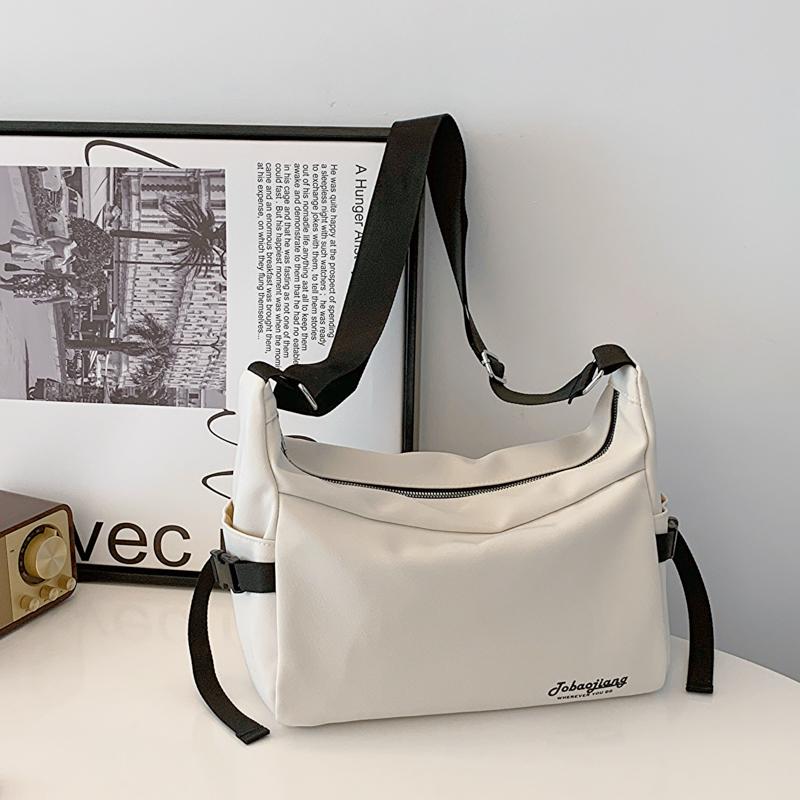 Сумка через плечо с буквенным принтом — фото 11