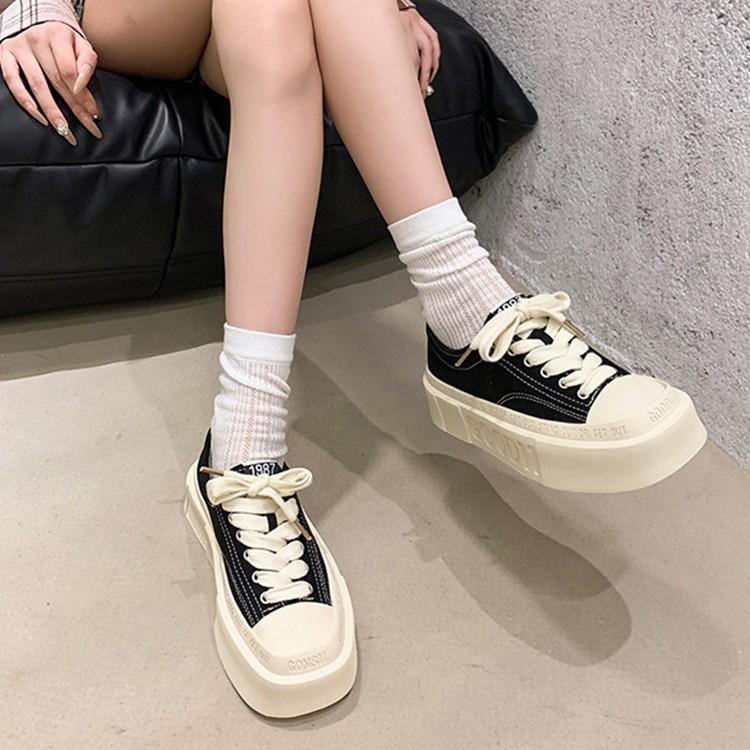 Plateau-Canvas-Schuhe Damen 2025 Herbst neue Mode vielseitig höhenvergrößernd Freizeit Sport atmungsaktiv Muffin Einzelne Schuhe