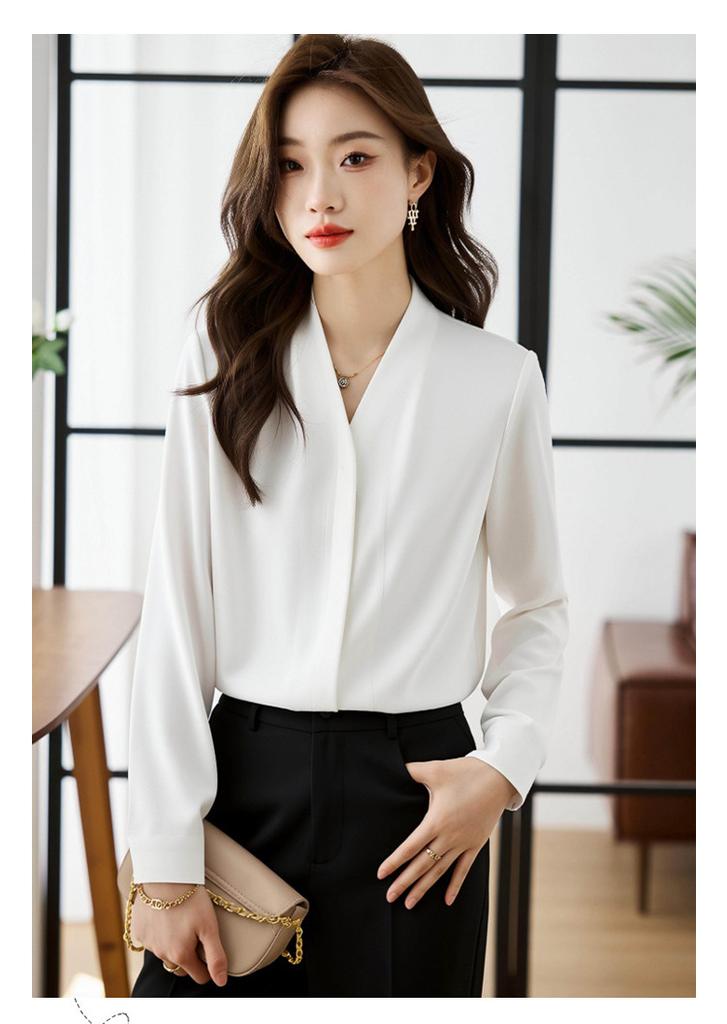 2026 Spring/Summer Versatile V-Neck Long-Sleeved Shirt