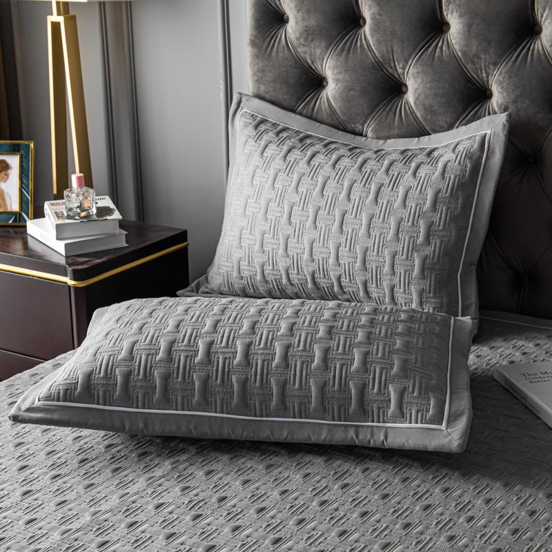 All-Season Solid Color Quilted Bedding Set with Duvet Insert and Cotton Padding