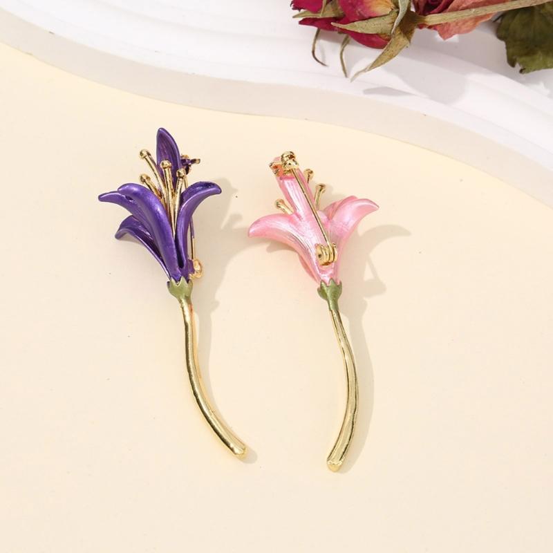 Sturdy Alloy Daffodil Brooch Hand Painted Floral Designs Portable Jewelry for Women