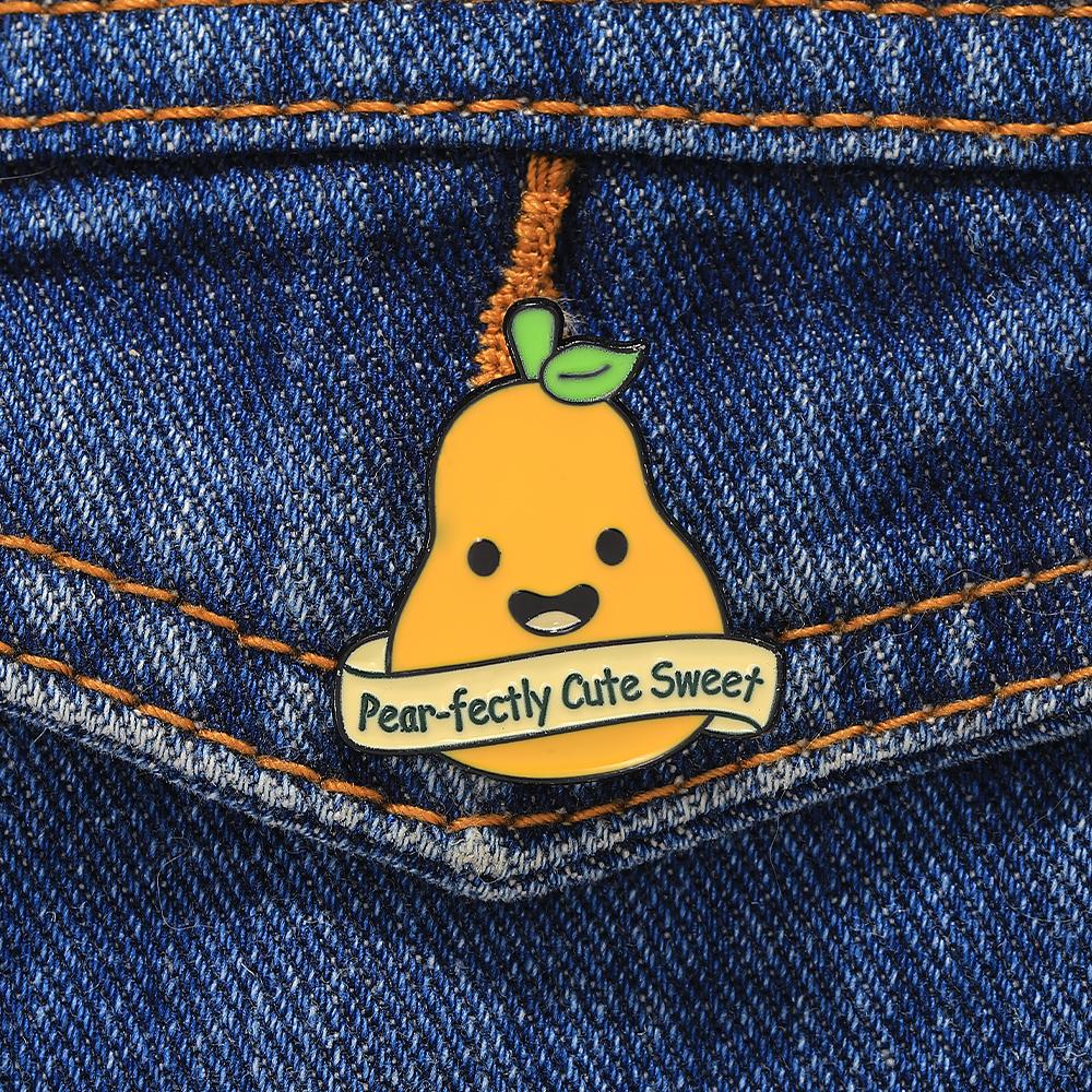 Funny Pear-Fectly Cute Sweet Design Enamel Brooches Cartoon Yellow Fruit Pear Figure Lapel Pins For Women Girls Badge