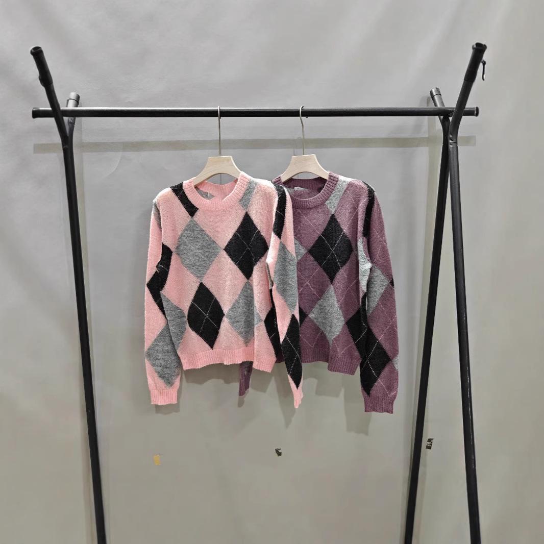 

High Fashion Mohair Color Block Diamond Check Crew Neck Sweater Medium фіолетовий