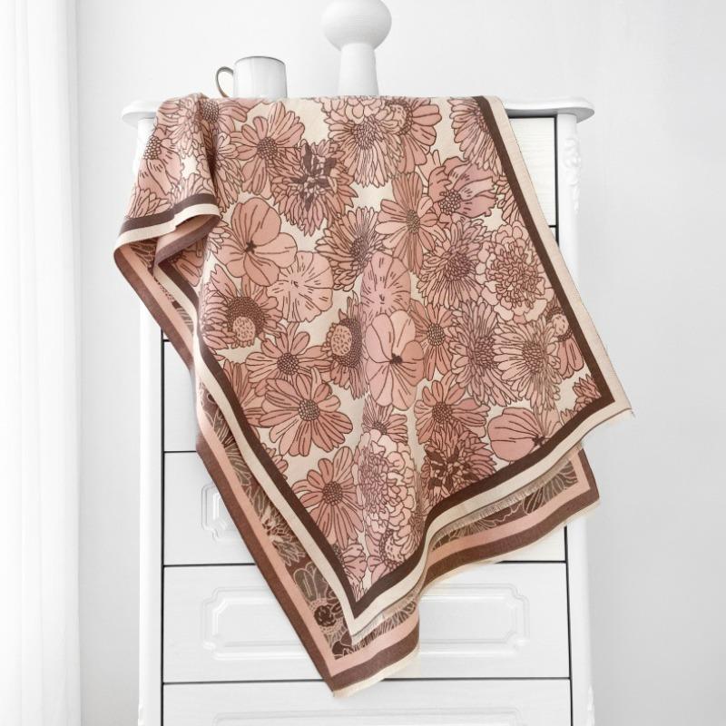 New little fresh girl style small daisy imitation cashmere scarf winter travel warm women shawl