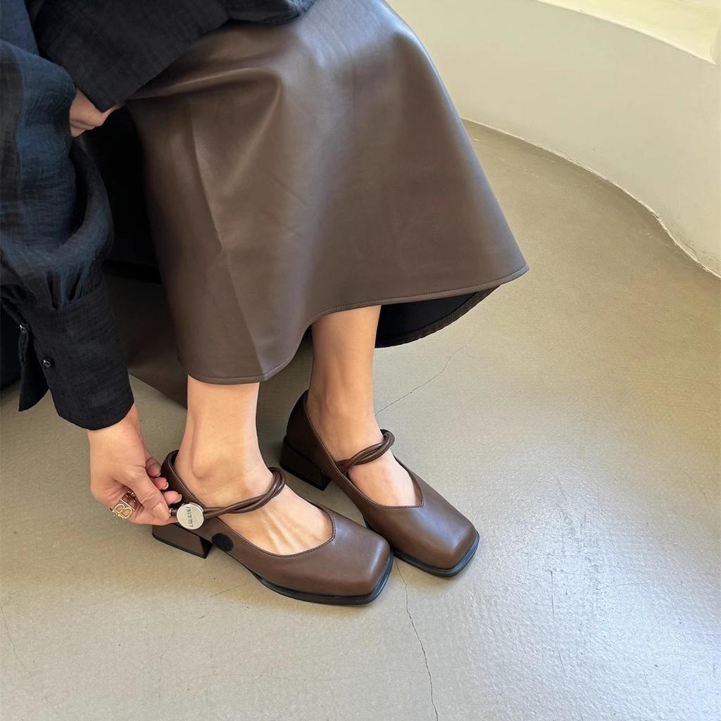 Square head Mary Jane shoes women's 2025 autumn European station shallow thick heel high heel one-word buckle JK uniform small leather shoes women