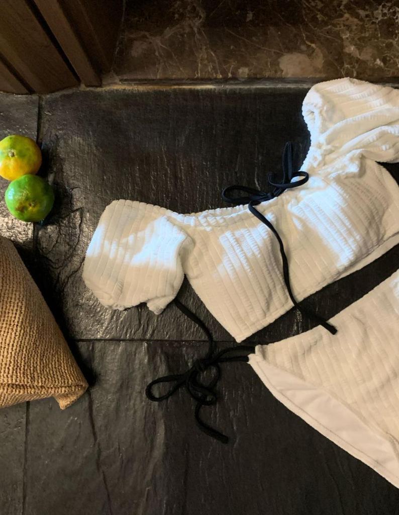 Women's Solid Color Off-Shoulder Ruffle Bikini - Sexy Korean Style for Vacations