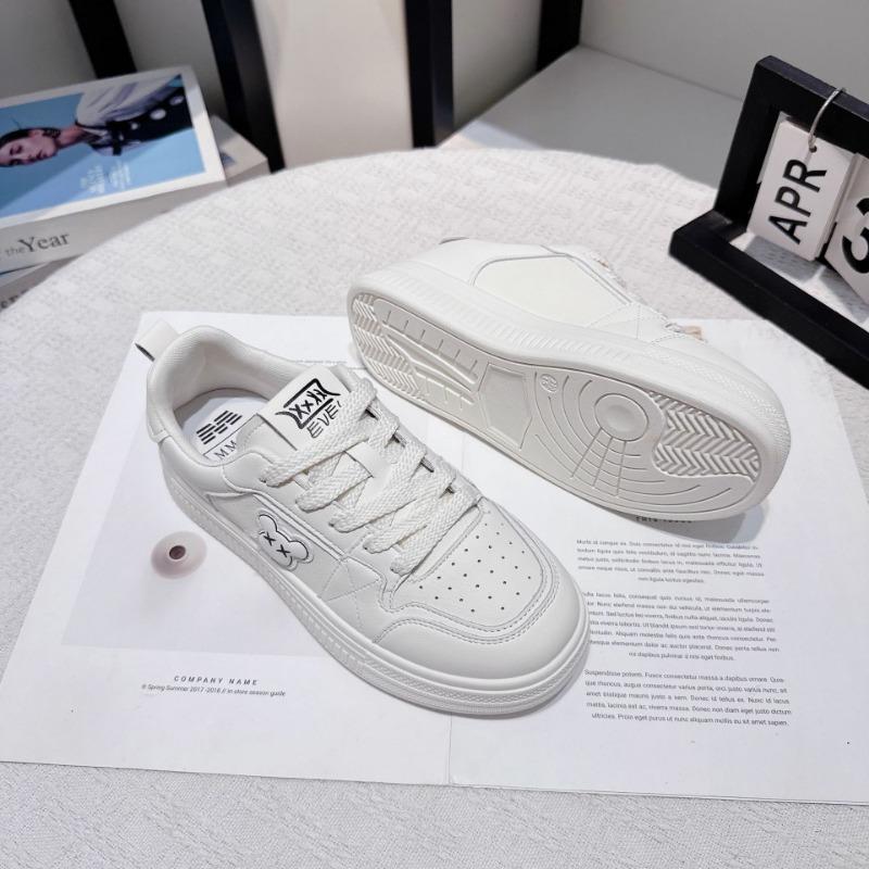 Modische vielseitige kleine weiße Schuhe Damen neue bequeme und atmungsaktive runde Zehenpartie Schnürschuhe Sport- und Freizeit-Board-Schuhe