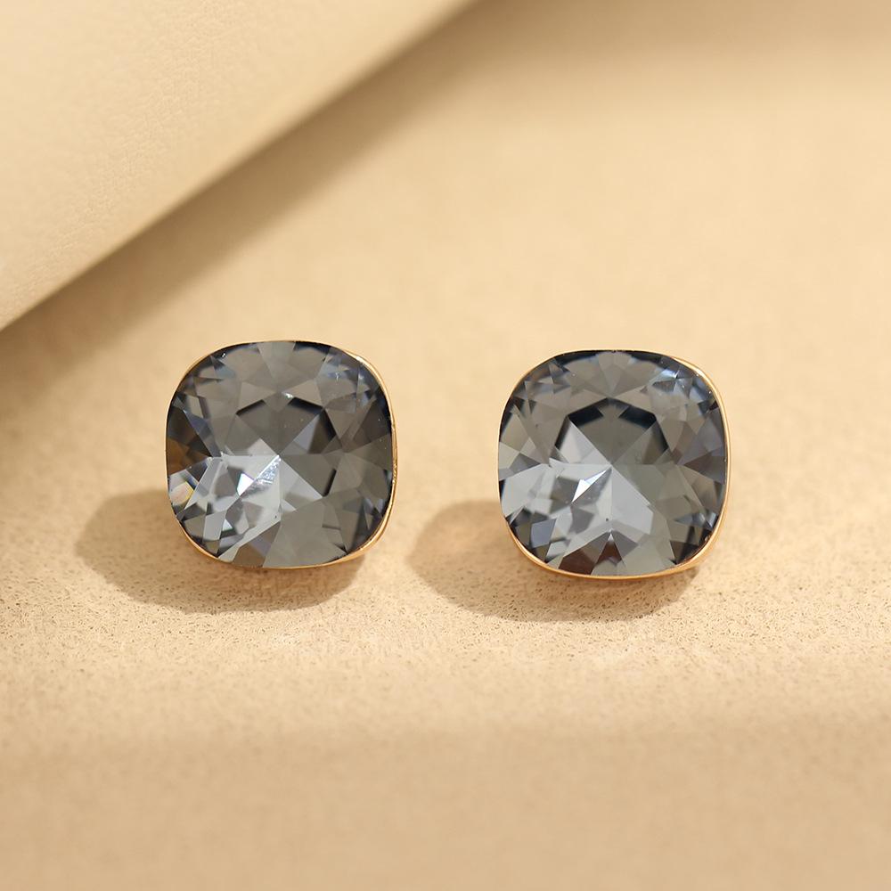 European and American personality versatile eight-color princess square crystal earrings, gold-plated fashion without pierced earrings, earrings, wome