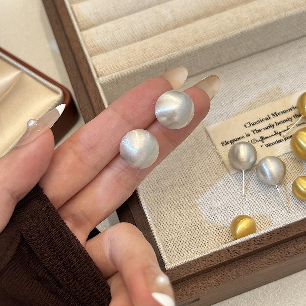 Retro Metal Temperament Earrings Fashion High Sense Matte Brushed Ball Earrings Women
