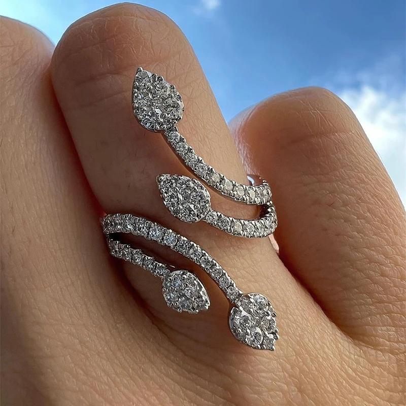 Huitan Trendiger Einzigartiger Zinklegierung Farbe Heller Blattdesign Öffnungsring Für Frauen Hochzeitsfeier Täglich Vielseitige Accessoires Zirkon