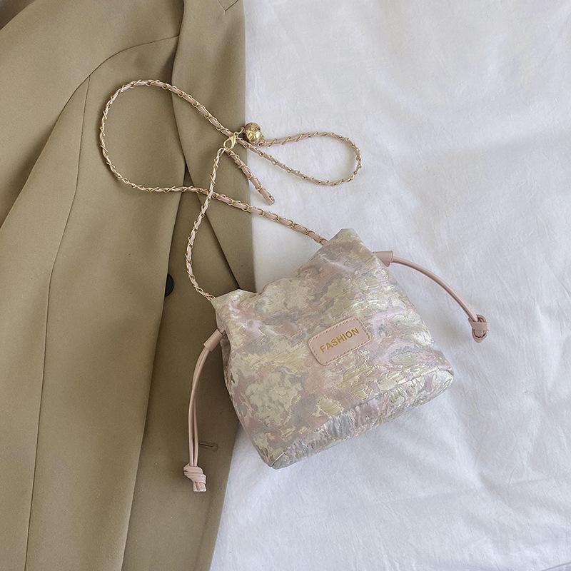 

Crossbody bag simple fashion shoulder bag casual new bag 2024 summer fashion trend retro bucket bag рожевий