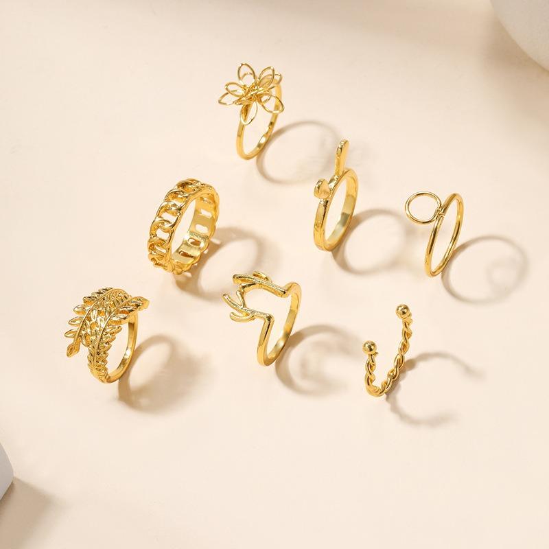 K Ring Style Jewelry Retro Gold Leaf Flower Rabbit Horn Stacked Ring Set Female