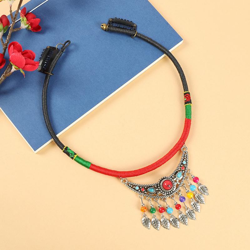 Retro woven fringed headdress, female Miao eyebrow pendant, forehead chain, ancient style, exotic Tibetan silver forehead collar.