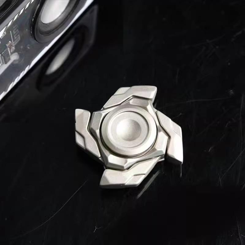 

Open Armor Fidget Spinner Metal Hand GoBiggeR Spinning Top Tip EDC Stress Relief Toy Anti anxiety Fingertip Rotating Men s Toys 3.8*3.8*1.5cm серебряный