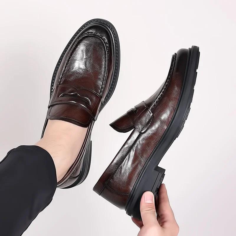 Fashion Brand Business Low Heeled Leather Shoes Loafers for Men Thick Soled Shoes Man Moccasin Handmade Slip on Dress Shoes Men Party