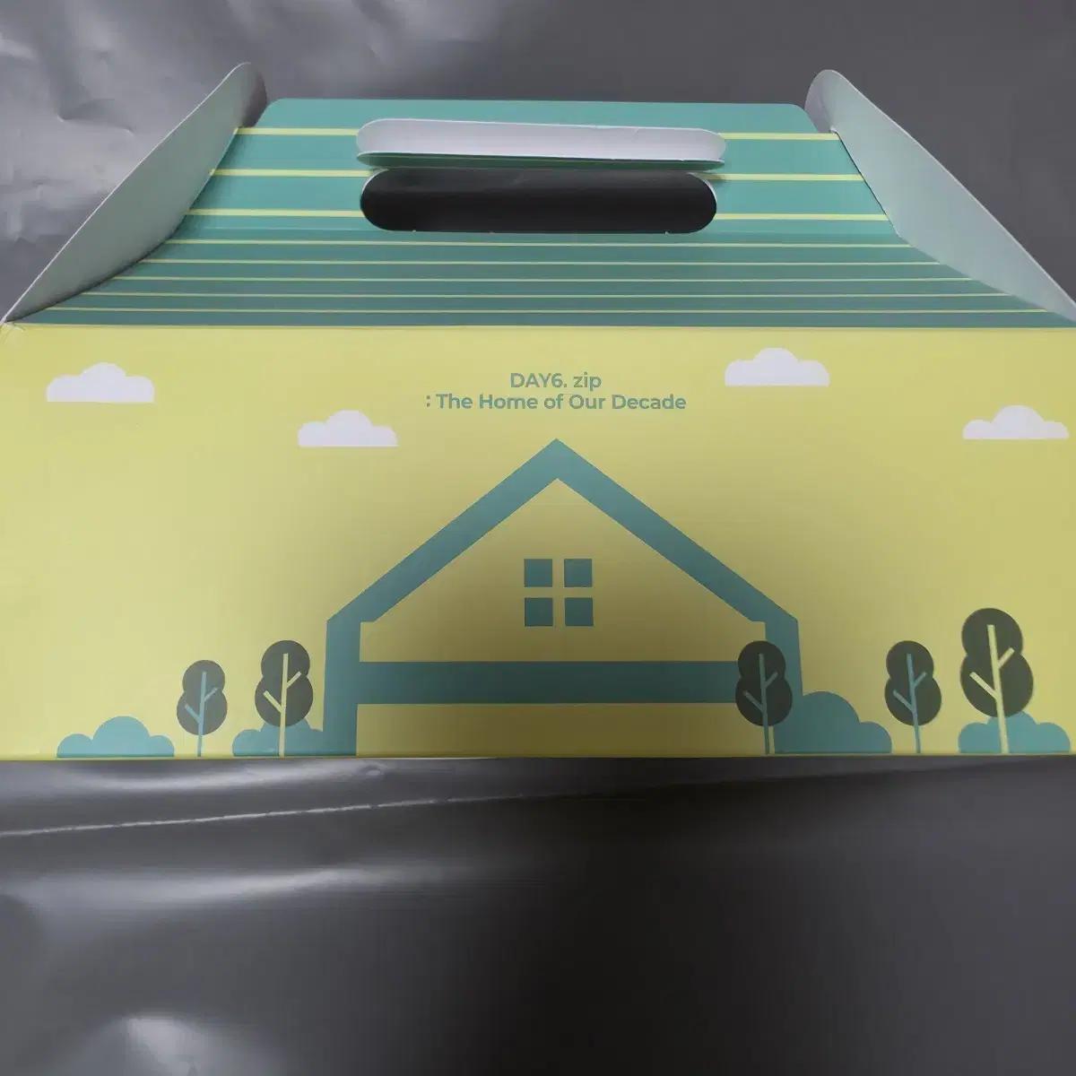 

I Sell Day6 Popup Store Kit