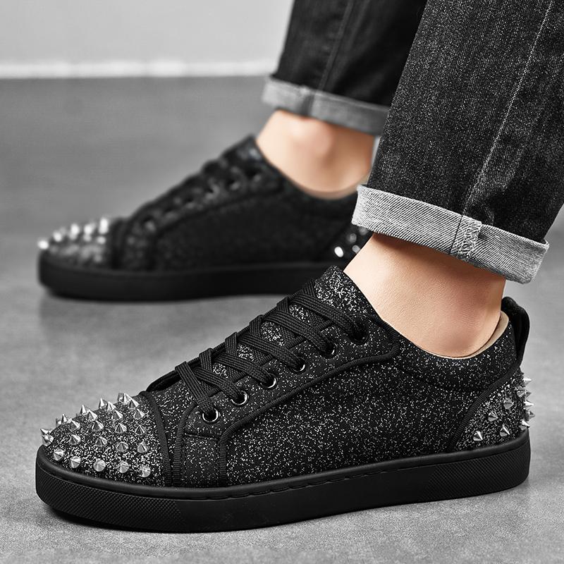 Fashion Black Men's Low Top Board Shoes Men Designer Rivet Bling Punk Board Shoes Fashion Flat Casual Lace-Up Punk Style Cement Ground