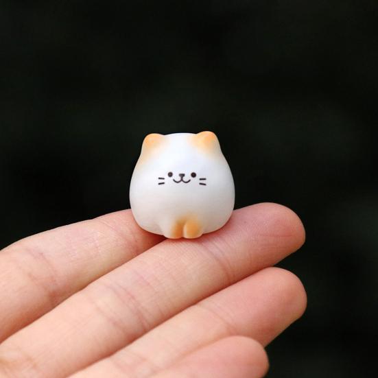 Mini Resin Cat Figurine Cute Cat Animal Models Miniature Ornaments for Cake Topper Micro Landscape Dollhouse Garden Home Desk Decor