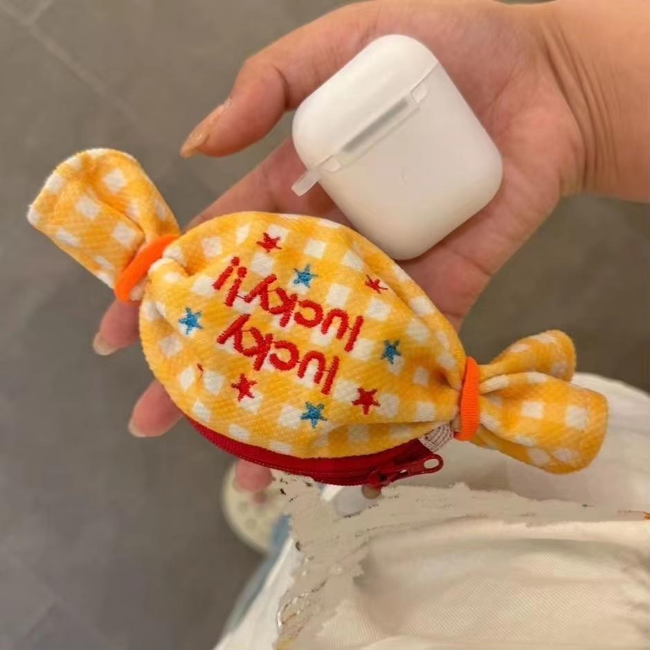 

1 шт. Сладкий дизайн конфеты Кошелек для монет Милый мини-подвеска в форме конфеты Сумка для хранения наушников, губной помады Мини-карман для мелочей Уличный жёлтый