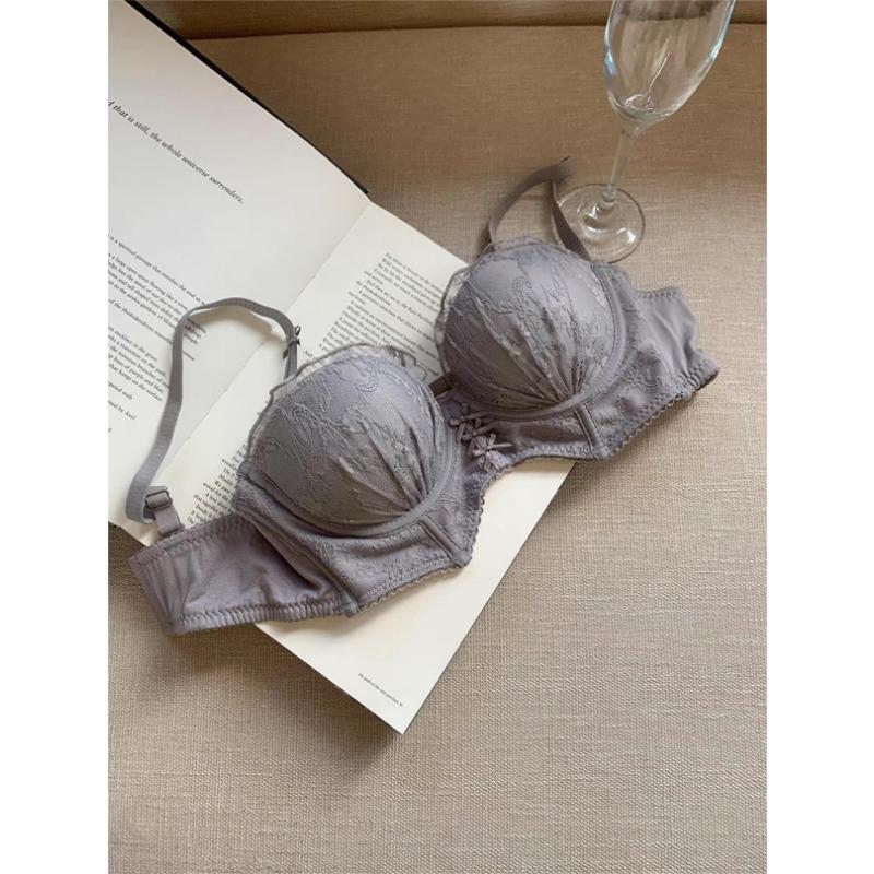 Sweetheart Neckline Bra with Floral Lace and Contrast Straps