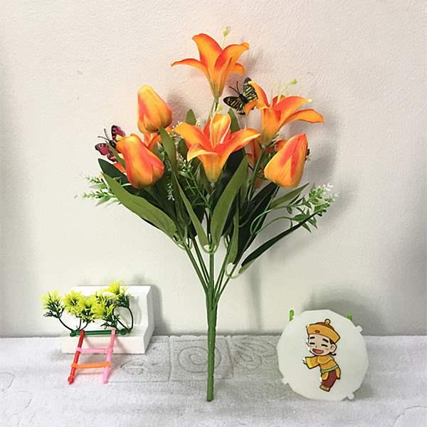 Искусственная композиция из лилий и тюльпанов в вазе для домашнего декора