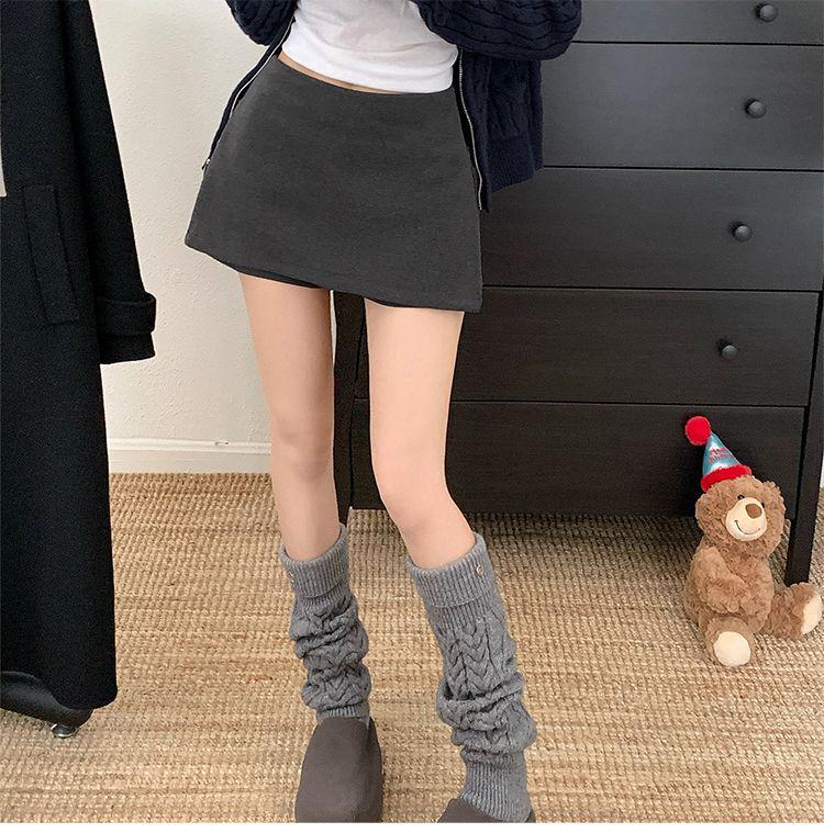 Women's Versatile Woolen Skirt Pants with Side Zipper - Stylish, Slimming, Two-Wear Design for Spring, Autumn, and Winter