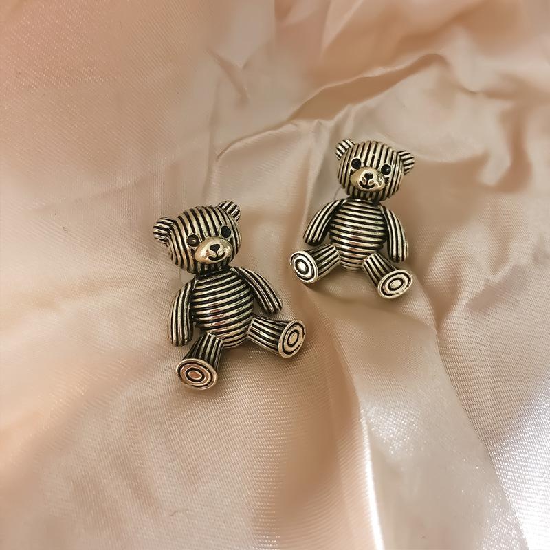 Fashionable retro cute teddy bear earrings, personalized classic women's earrings