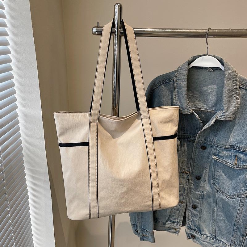 

Retro fashion commuter tote bag niche design leisure travel shopping bag women s bag student class shoulder bag