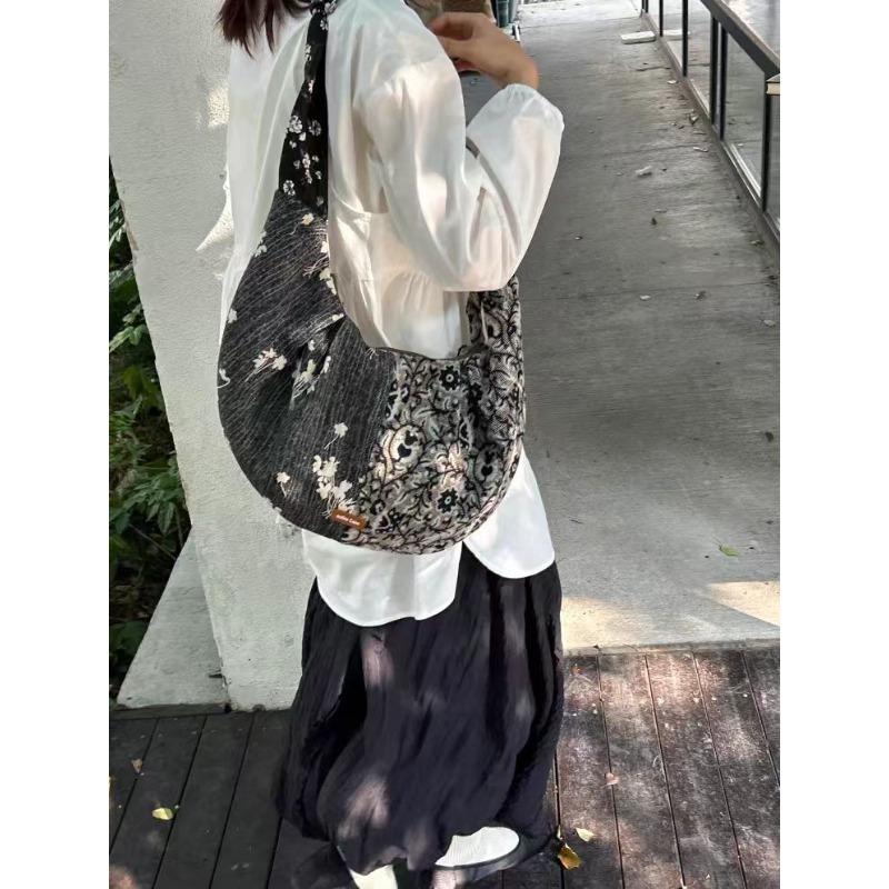 nthe Cae "Frost Mountain Tsunye" New Chinese Splicing Temperament Shoulder Bag, Cloth Texture Croissant Bag