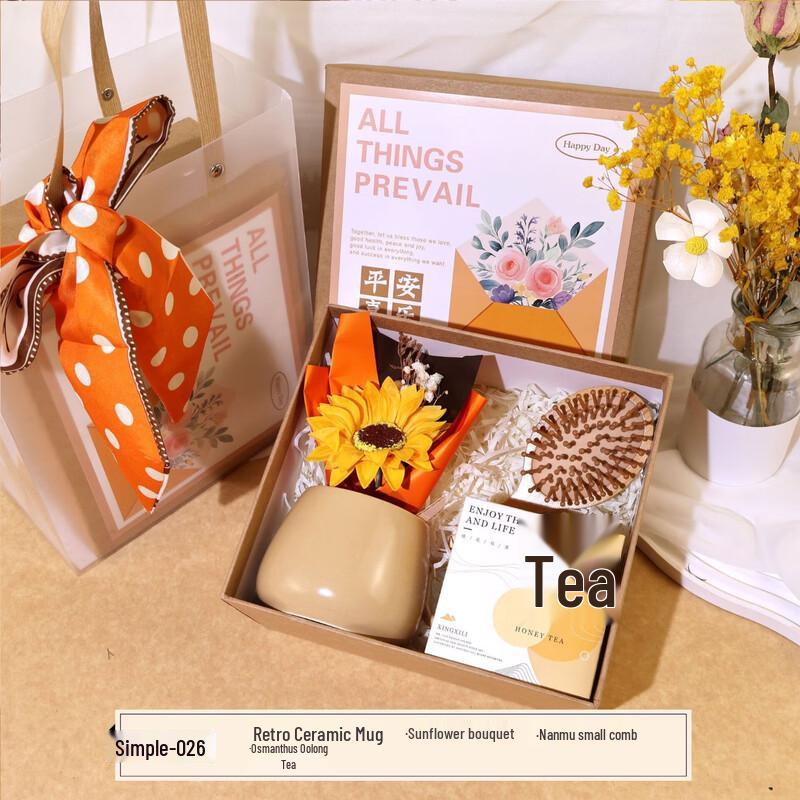 Retro Gift Set with Mug, Comb, Flower Tea & Bouquet