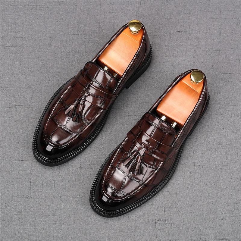 Fashion Fashion New Men's Slip On Loafers Pointed Alligator Pattern Leather Dress Shoes Male Designer Homecoming Wedding Footwear