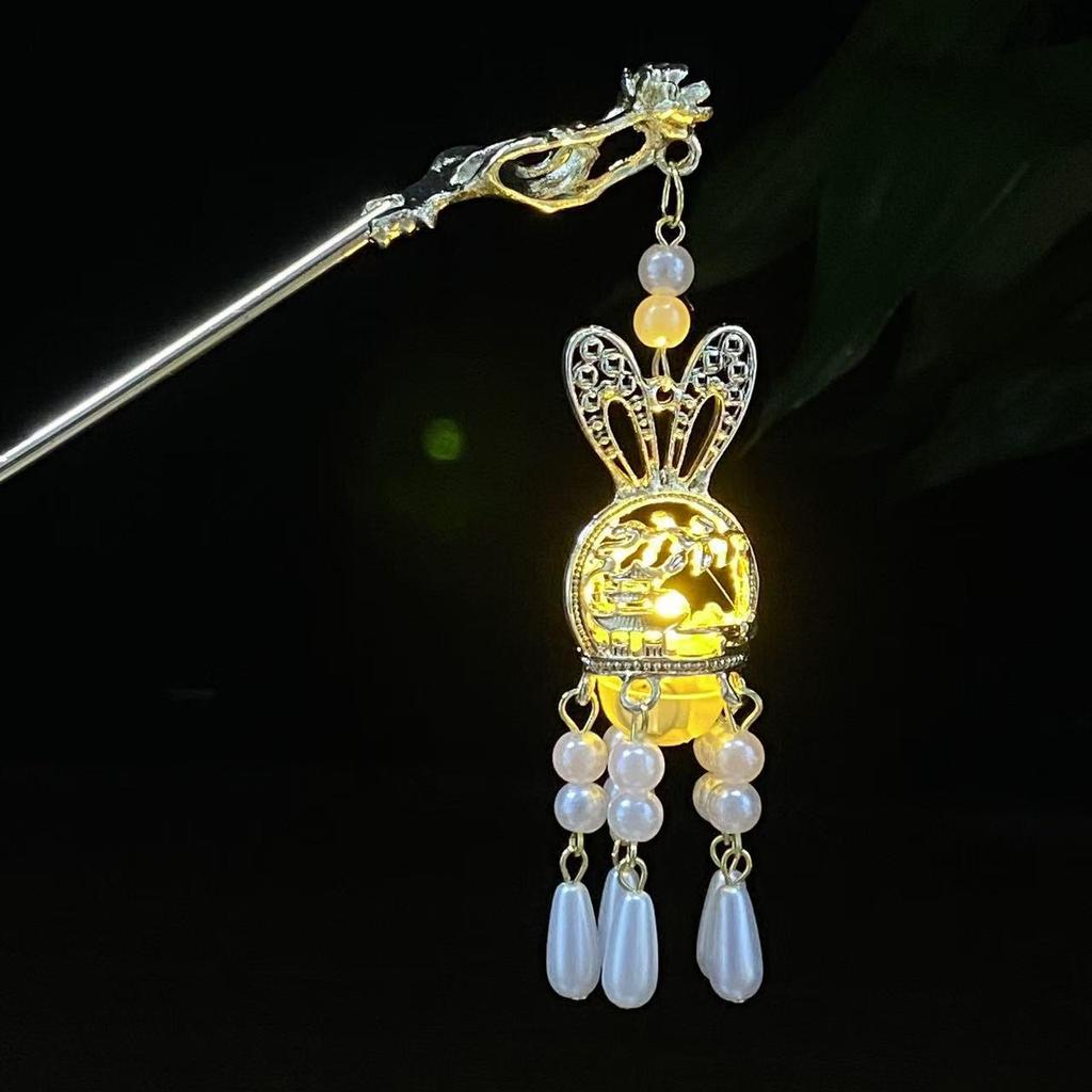 Ancient Style Luminous Hairpin: High-End Alloy Lantern Design for Hanfu Skirts